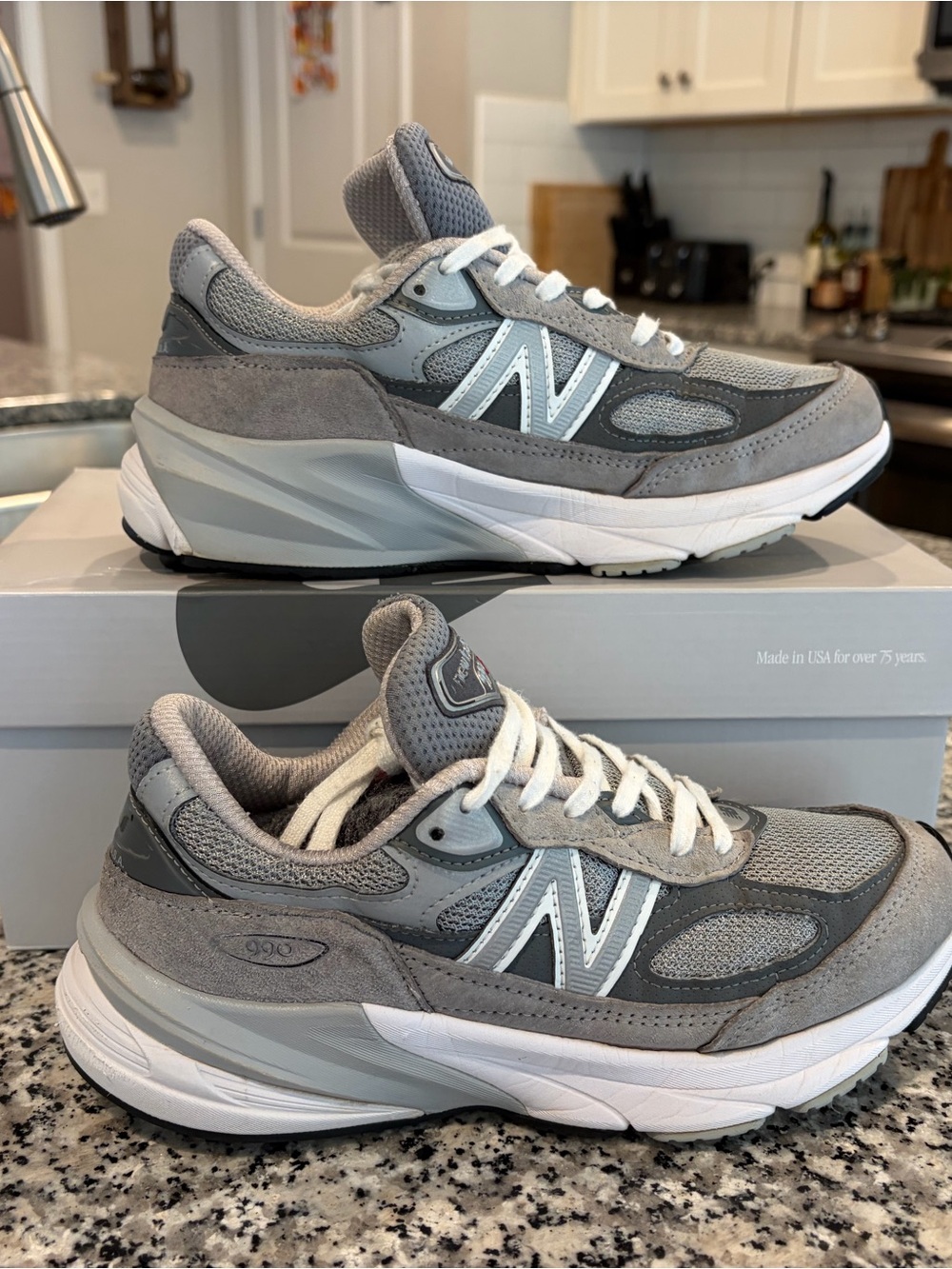 Women’s New Balance 990v6 gray with box and extra laces